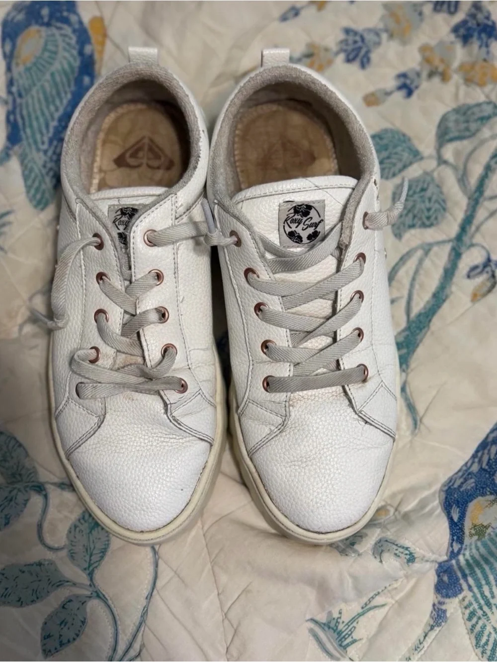 N/A white textured